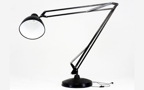 Lampada da terra Great JJ di Leucos a noleggio