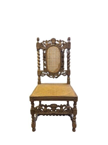 Poltrona Epoc in legno chiaro lavorata