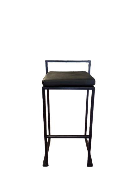 Sgabello in ferro nero